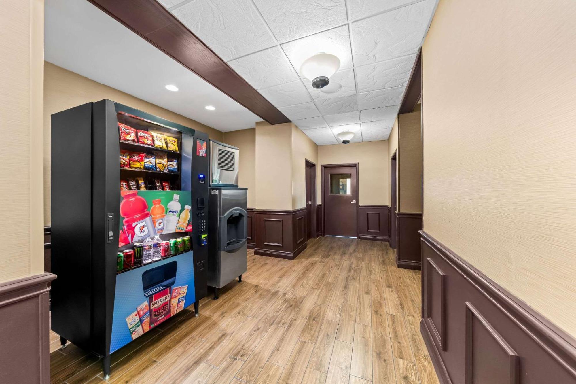 Comfort Inn & Suites Near Lake Lewisville Corinth Εξωτερικό φωτογραφία