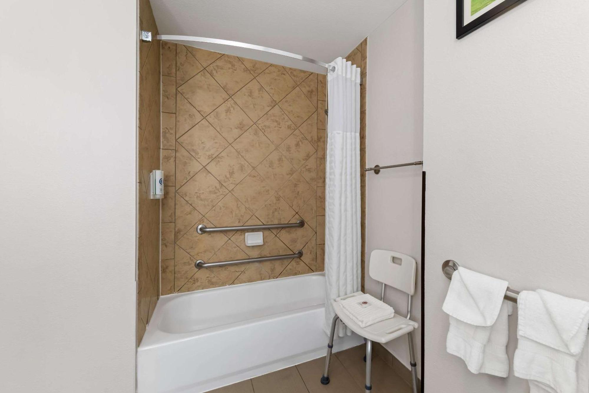 Comfort Inn & Suites Near Lake Lewisville Corinth Εξωτερικό φωτογραφία