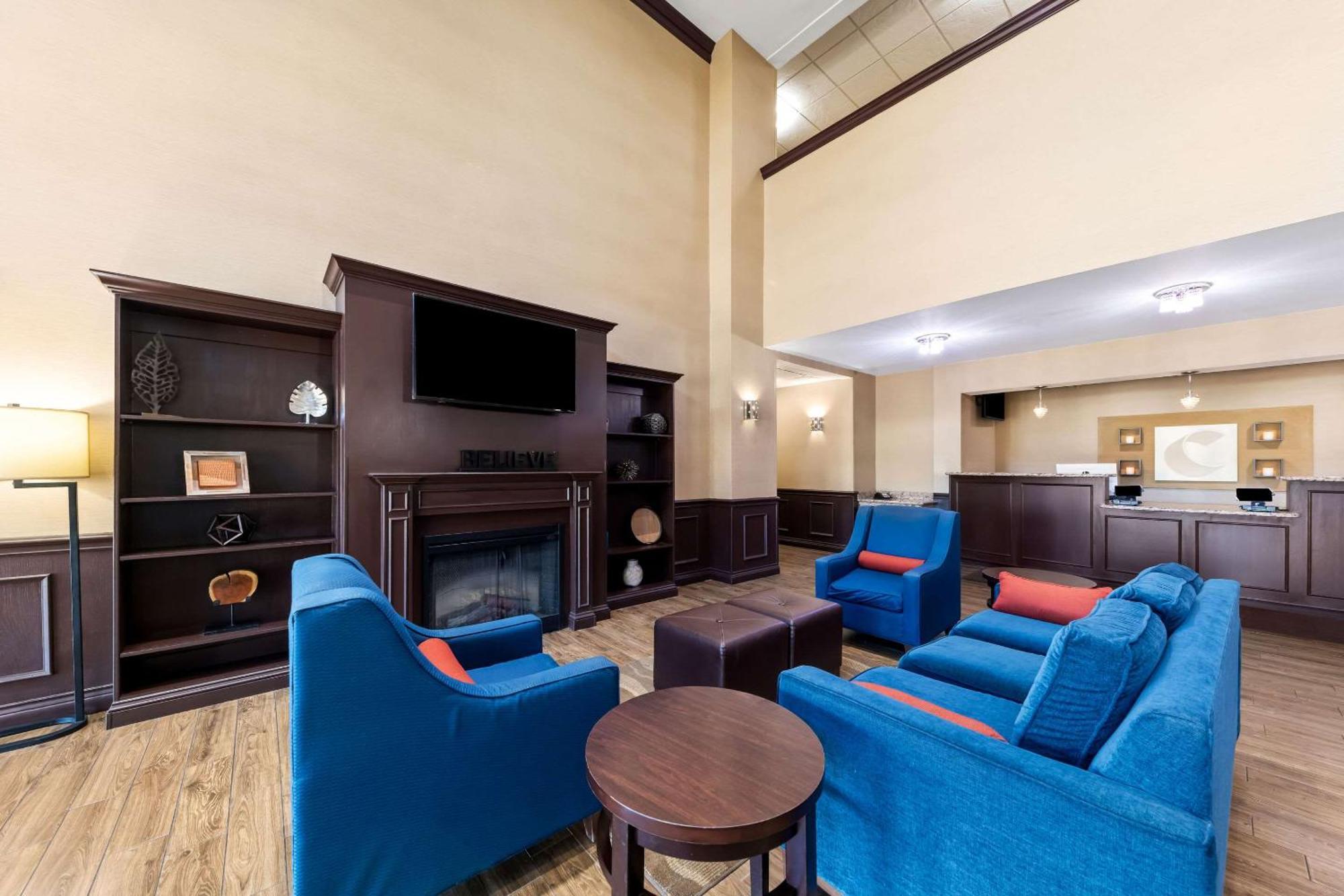 Comfort Inn & Suites Near Lake Lewisville Corinth Εξωτερικό φωτογραφία